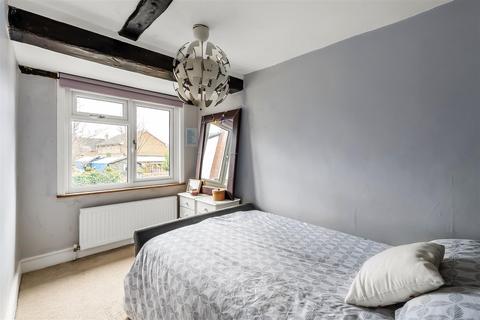 126 The Street, Ashtead, KT21 1AL