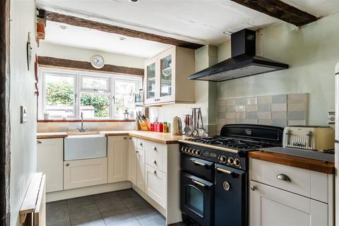 126 The Street, Ashtead, KT21 1AL