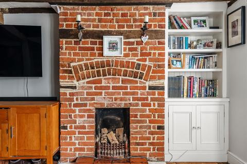 126 The Street, Ashtead, KT21 1AL