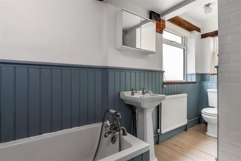 126 The Street, Ashtead, KT21 1AL