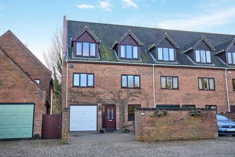 5 bedroom townhouse for sale, Mill Reach, Buxton