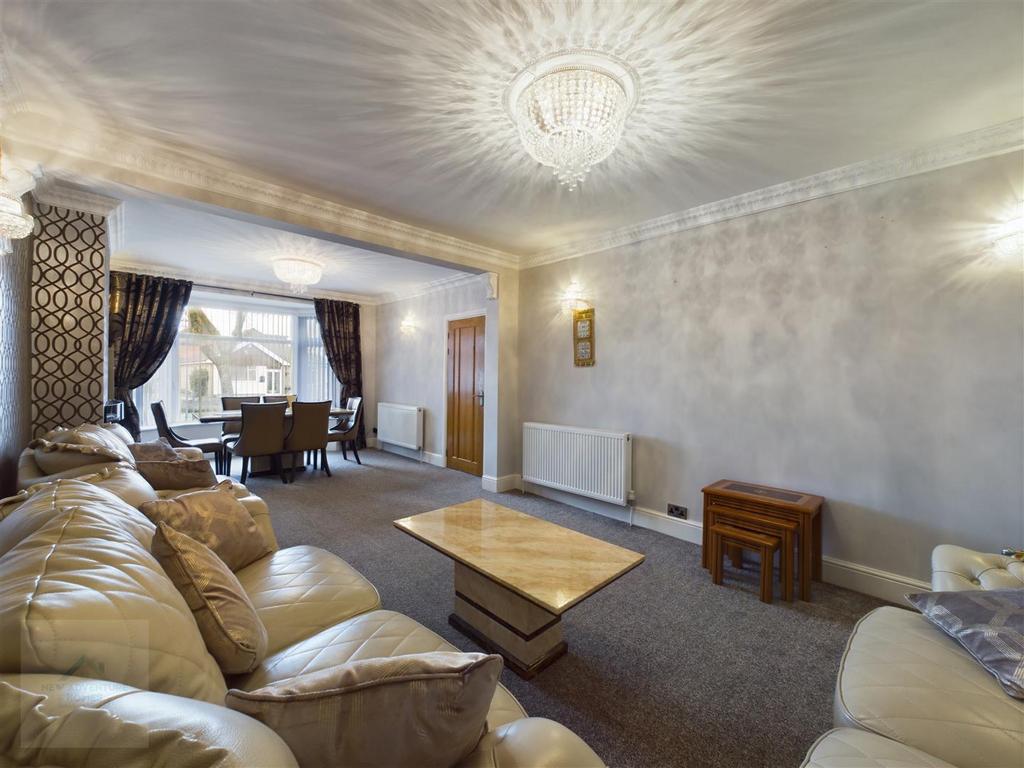Living Room / Dining Room