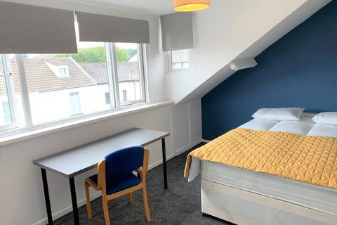 6 bedroom house to rent, Russell Street, City Centre,
