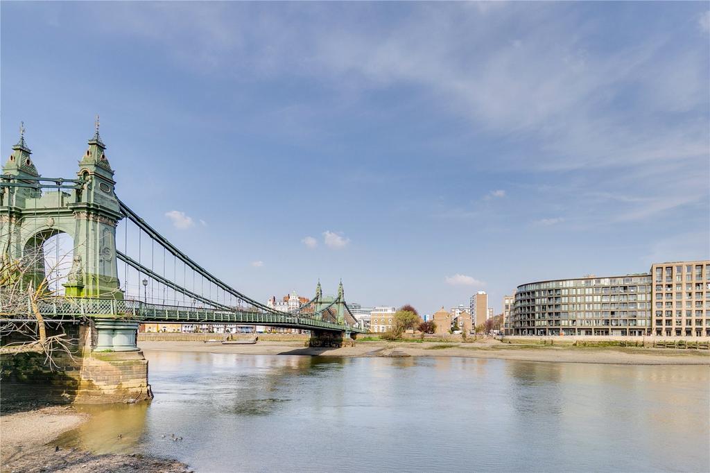 Hammersmith Bridge