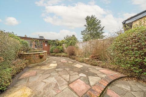 32 Ditton Hill Road, Long Ditton, Surbiton, KT6 5JD