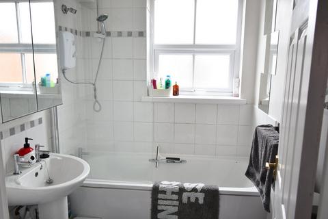 2 bedroom flat for sale, College Street, Kempston, Bedford, MK42