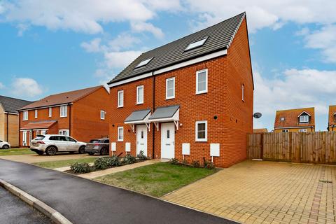 3 bedroom semi-detached house for sale, Kearney Drive, Oulton