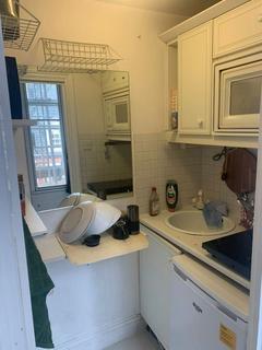 Studio to rent, London W1W