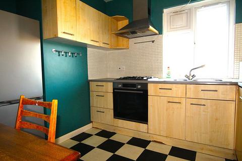 2 bedroom flat for sale, Carville Crescent, Brentford TW8