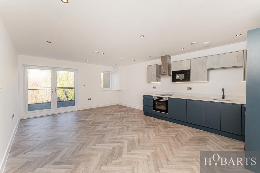 New Home 2-Bedroom Flat with Ensuite &amp; Balcony