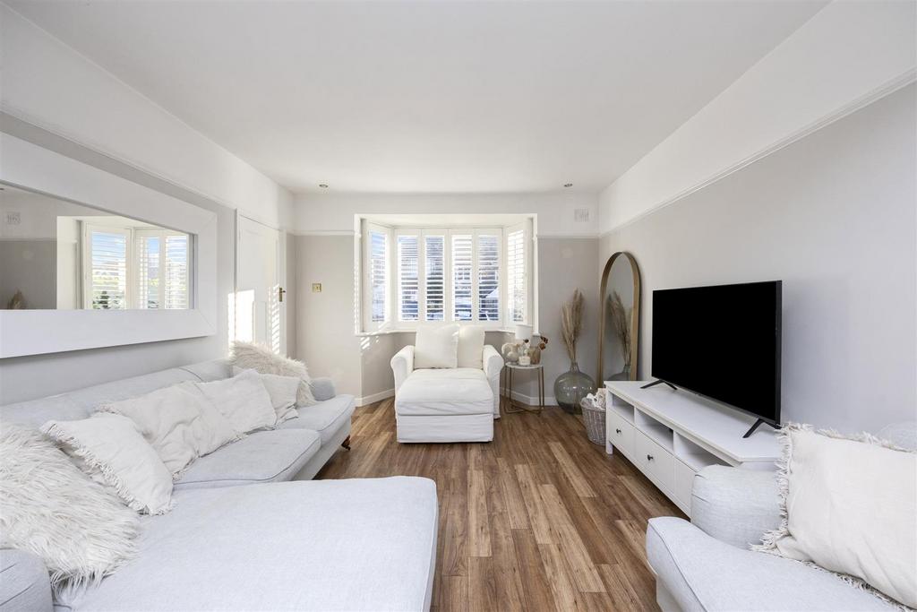 Sitting/Dining Room