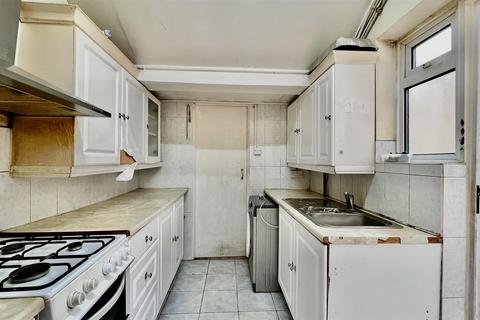 2 bedroom terraced house for sale, Myrtle Road, Hounslow TW3