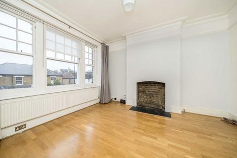 3 bedroom flat to rent, Richmond Road, Twickenham TW1