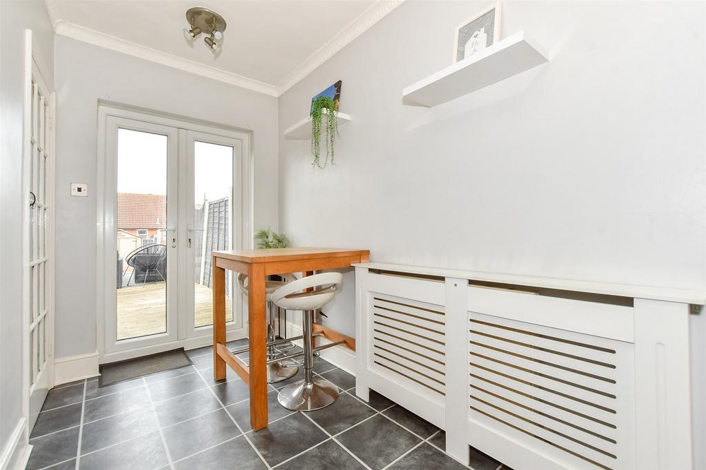 Kitchen/ Breakfast Room