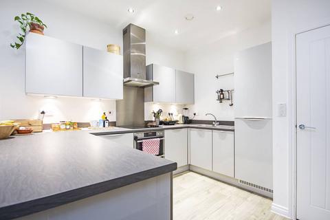 3 bedroom flat for sale, Woodmill Road, Hackney, London, E5