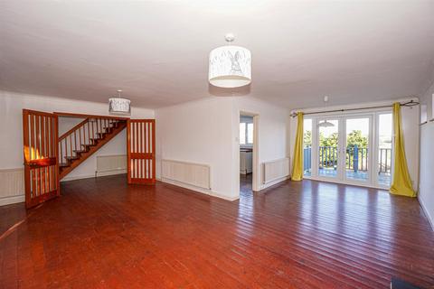 4 bedroom detached house for sale, Pine Avenue, Hastings