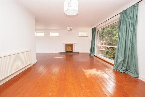undefined, Pine Avenue, Hastings