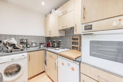 1 bedroom flat to rent, Redcliffe Square, Chelsea, London, SW10