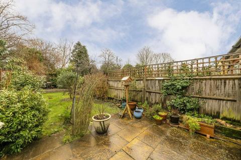 12 Grantham Road, London, W4 2RS