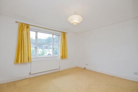 3 bedroom semi-detached house for sale, Fitzroy Crescent, London W4