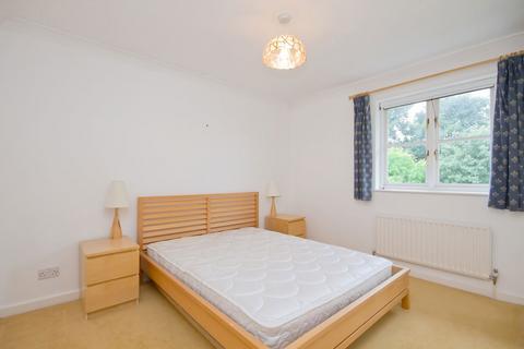 36 Fitzroy Crescent, London, W4 3EL