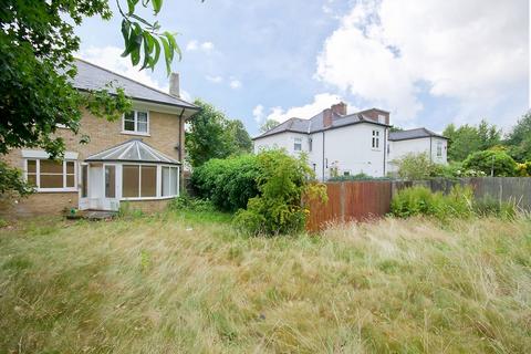 36 Fitzroy Crescent, London, W4 3EL