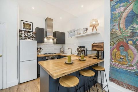 2 bedroom maisonette for sale, Kingston Road, London SW20