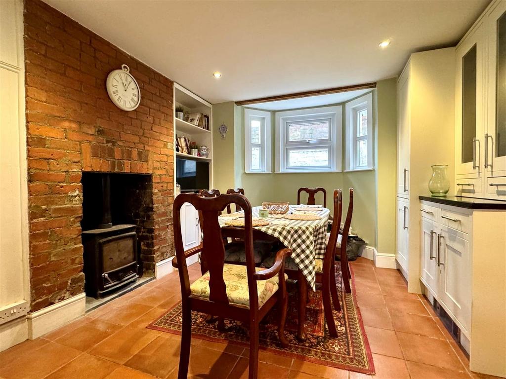 Dining room.jpg