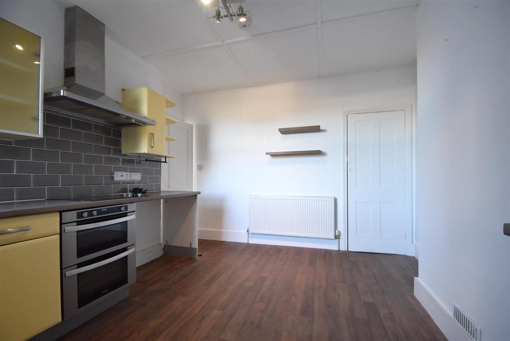 Kitchen /Dining area