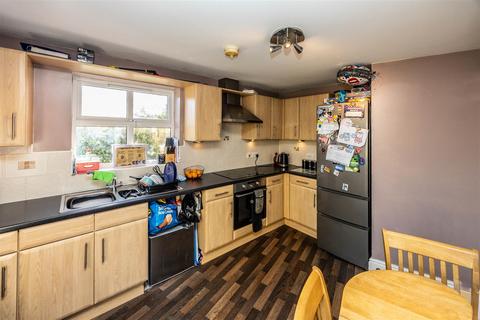 3 bedroom end of terrace house for sale, James Street, Thornton BD13