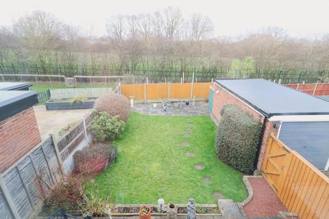 3 bedroom semi-detached house for sale, Wren Close, Leigh-on-Sea, SS9