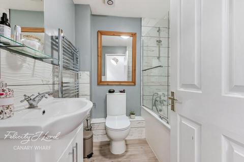 16 Dingle Gardens, London, E14 0DN