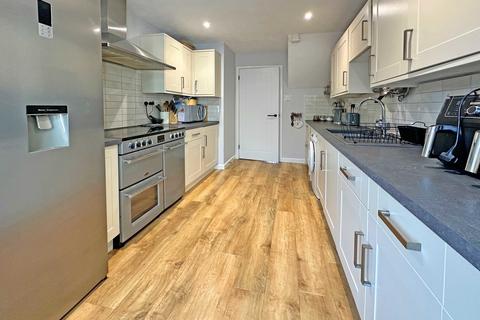 24 Jupes Close, Exminster, Exeter, EX6 8BN