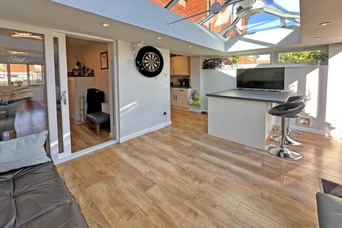 24 Jupes Close, Exminster, Exeter, EX6 8BN