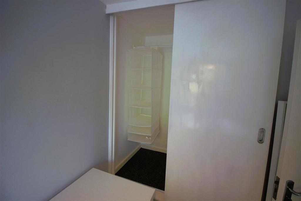 Wardrobe.jpg