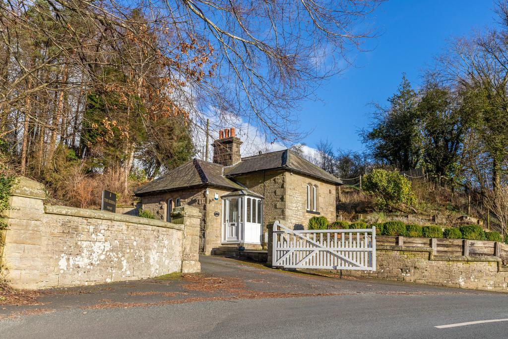 Ridding Lodge from Road