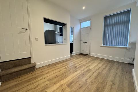 2 bedroom terraced house to rent, Clark Terrace