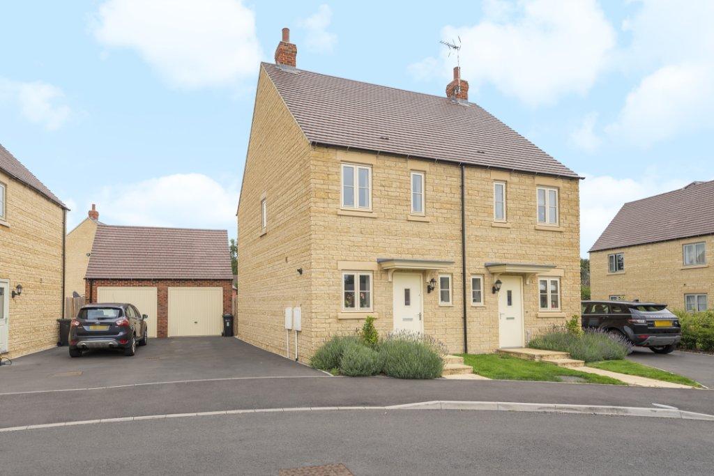 8 Buttercup Close