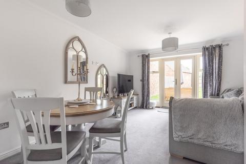 8 Buttercup Close, Moreton-in-marsh, GL56 9PZ