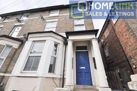 1 bedroom flat to rent, Alexandra Road, Bedford