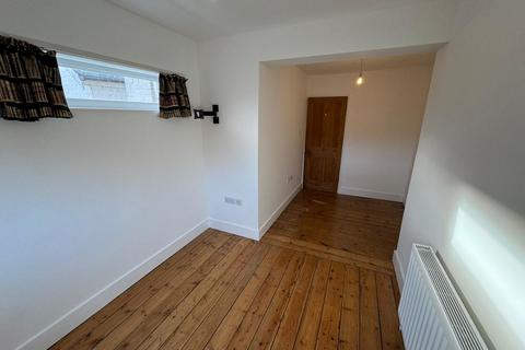 2 bedroom semi-detached house to rent, Canterbury CT1