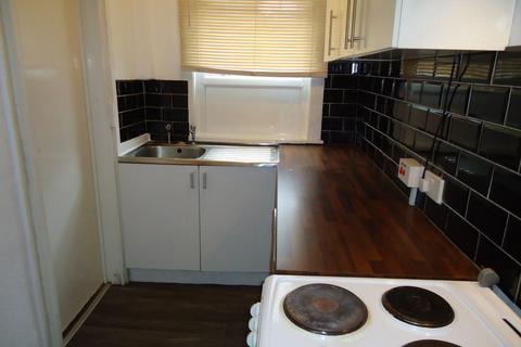 2 bedroom terraced house to rent, Recreation Terrace, Leeds LS11