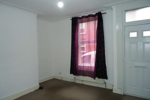 2 bedroom terraced house to rent, Recreation Terrace, Leeds LS11