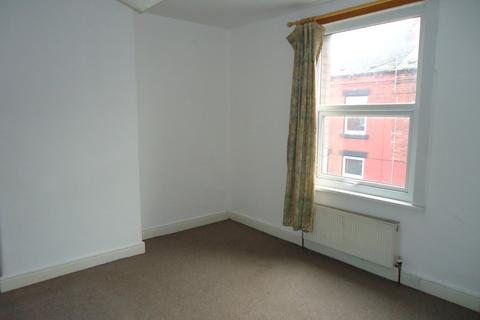 2 bedroom terraced house to rent, Recreation Terrace, Leeds LS11