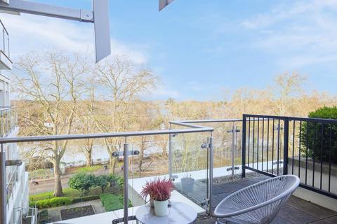 2 bedroom apartment for sale, Kingston Riverside, Kingston Upon Thames KT2