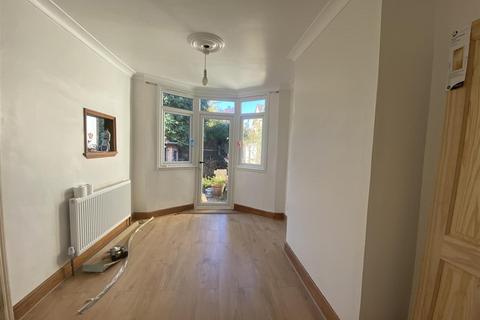 2 bedroom terraced house to rent, Notson Road, South Norwood