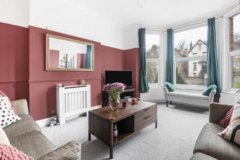 3 bedroom flat for sale, Avondale Road, South Croydon