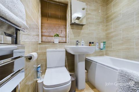 141 Vicarage Road, Mickleover, Derby, DE3 0EE