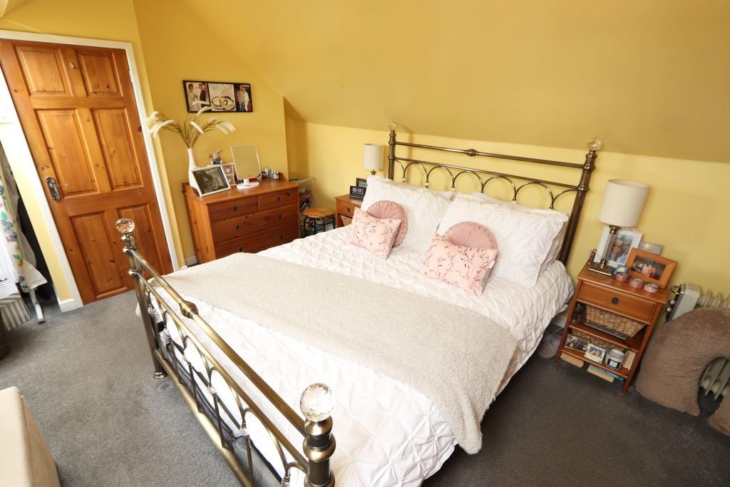 Rose ave loft room