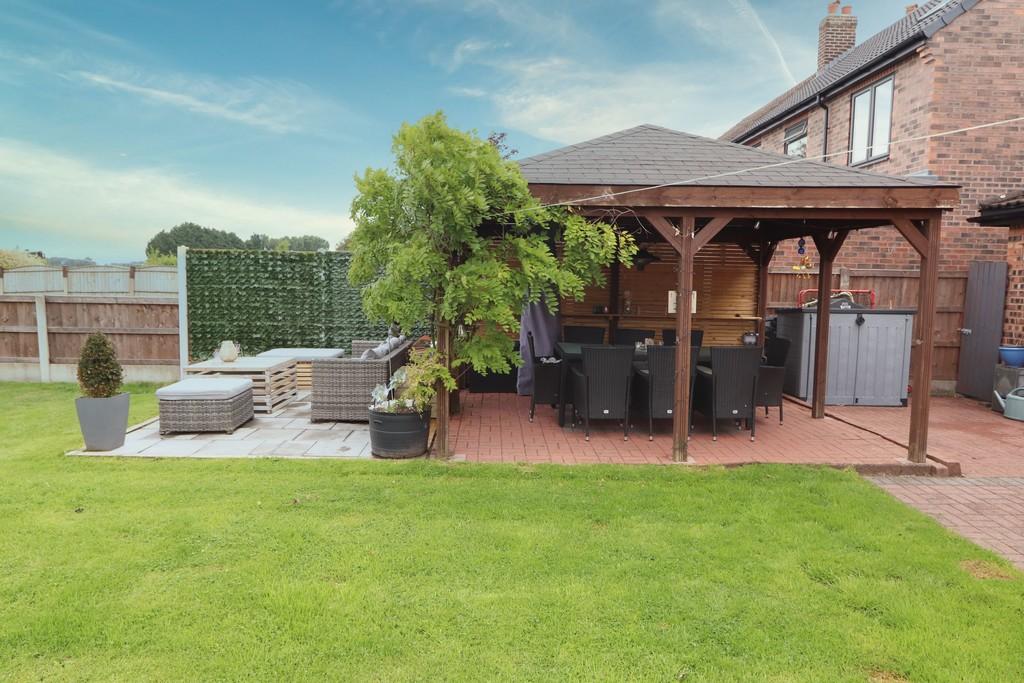 Rose ave gazebo